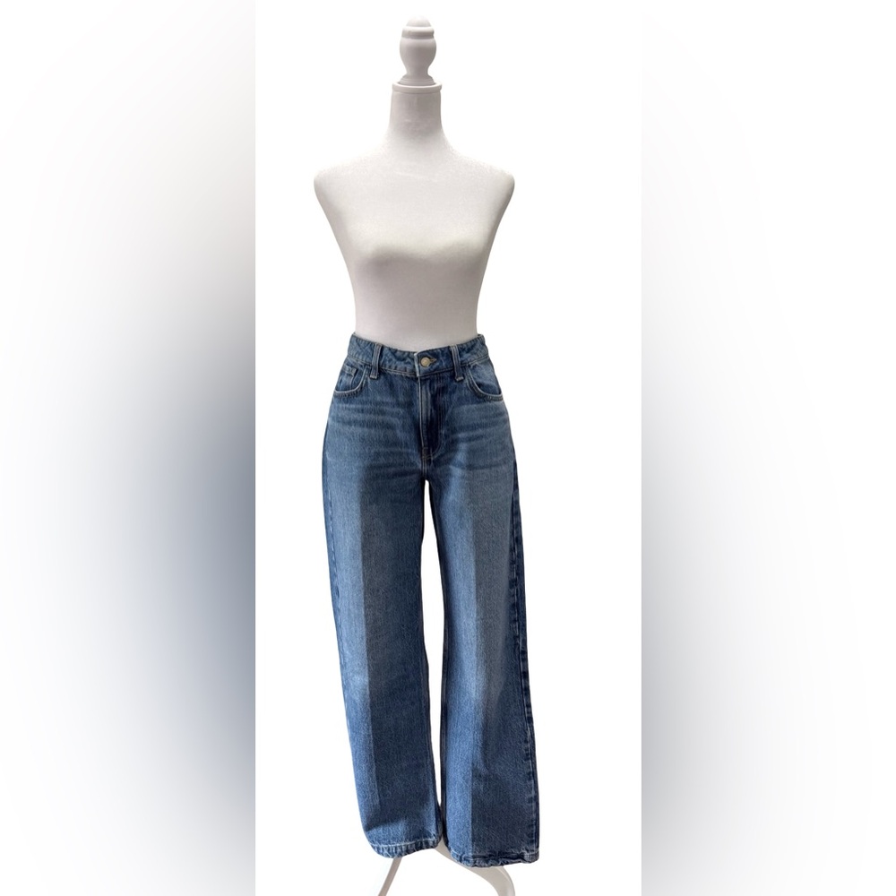 ZARA Z1975 MID-RISE STRAIGHT LEG JEANS in blue wash  women size 4